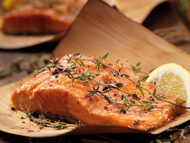 Grilled salmon with honey glaze