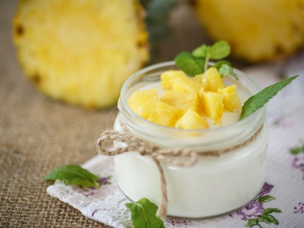 Pineapple mousse
