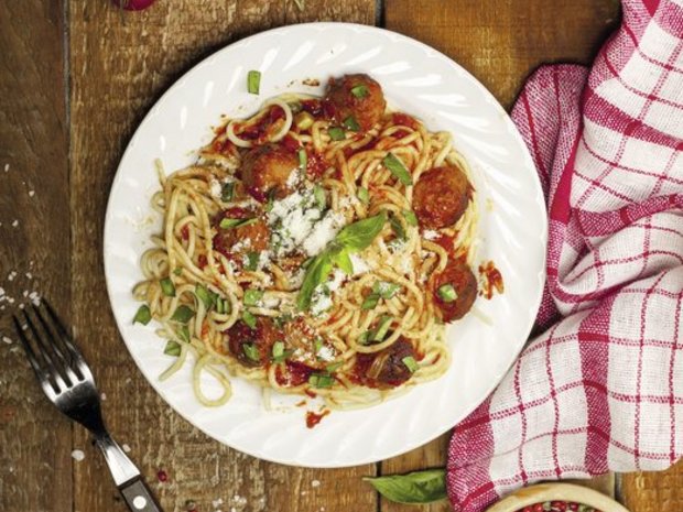 Spaghetti with meatballs and tomato sauce